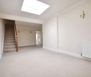 3 bedroom detached house to rent - Photo 3