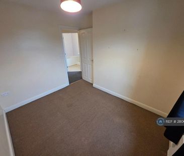 5 bedroom end of terrace house to rent - Photo 2