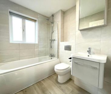 3 bedroom link detached house to rent - Photo 4