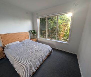 St Kilda East - Photo 4