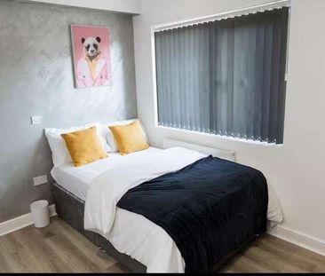 Newly Renovated Ensuite Rooms, CV2 - Photo 5