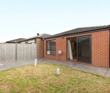 Minutes away from Donnybrook Station! - Photo 3