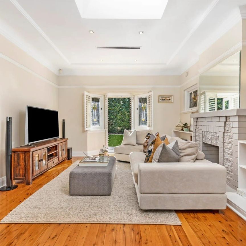 Updated and Spacious 3-Bedroom Family Home in Ultra-Convenient Location - Photo 1