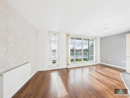 Pegler Way, Crawley - Photo 2