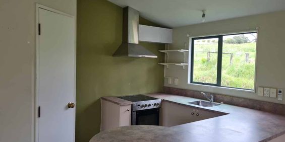 Peaceful 2-Bedroom Cottage – Dairy Flat Countryside Living - Photo 3