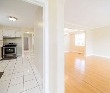 For Lease - 544 Sandmere Place Unit# Upper, Oakville, Ontario - Photo 4