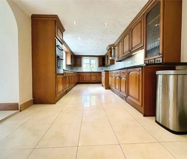 4 bedroom detached house to rent - Photo 6