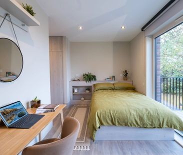 Room in a Shared Flat, Augustus Road, SW19 - Photo 5