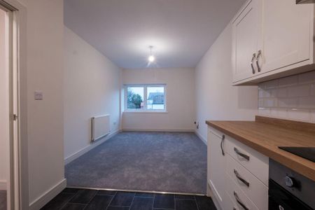 2 bedroom flat to rent - Photo 2