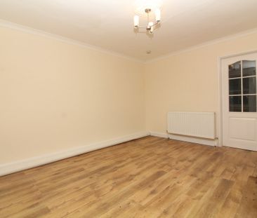 2 Bedroom Cottage - Photo 3