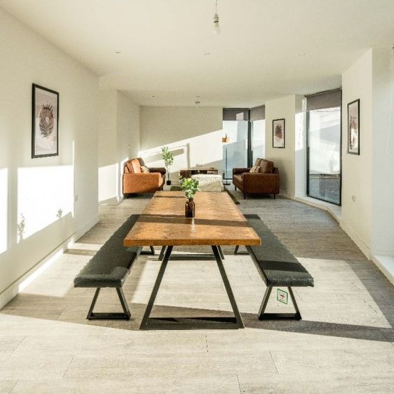 Cuckoo Hall Lane, London - Photo 1