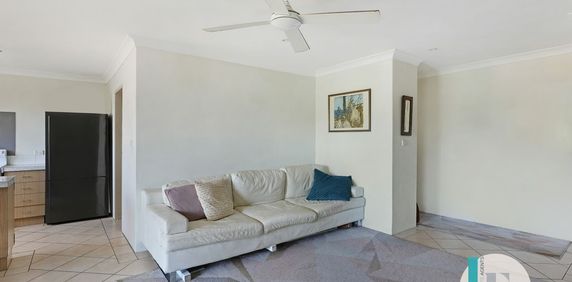 Spacious 2-Bedroom Unit – Perfectly Located! - Photo 2