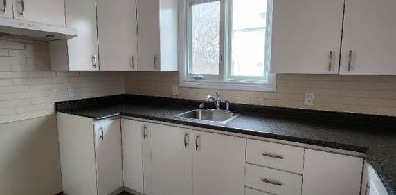 Appartement 5 1/2 très grand - Photo 2