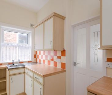 2 bedroom flat to rent - Photo 3