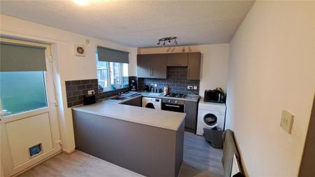 2 bedroom terraced house to rent - Photo 5