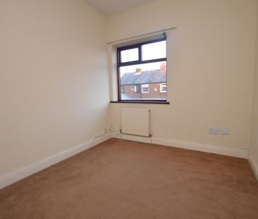 3 Bedroom Semi-Detached House - Photo 4