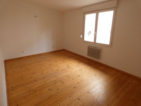 Location Appartement 3 pièces 71m² - Photo 4