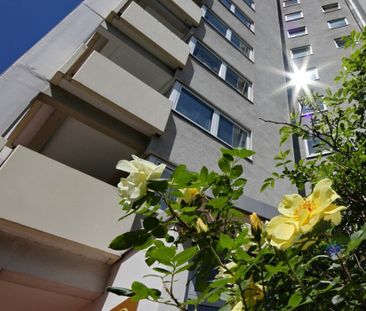 Für Senioren! 2-Zimmer mit Tageslichtbad und Balkon! - Photo 1