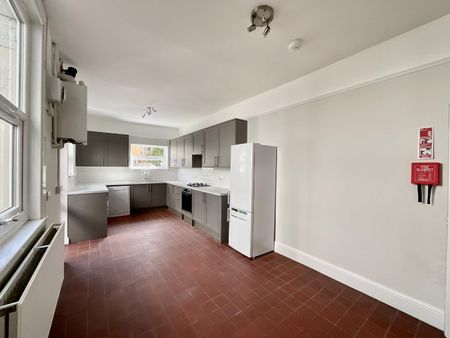 Friezewood Road, Bristol - Photo 3