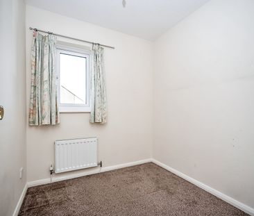 2 bedroom mid-terrace to rent Hurst Grove, Bedford, MK40 4DW - Photo 3