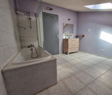Location Appartement 4 pièces 70m² - Photo 4