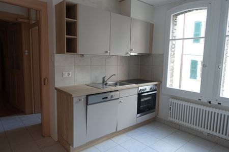 Charmant appartement de 5.5 pièces au cœur de la vieille ville de Delémont - Photo 2