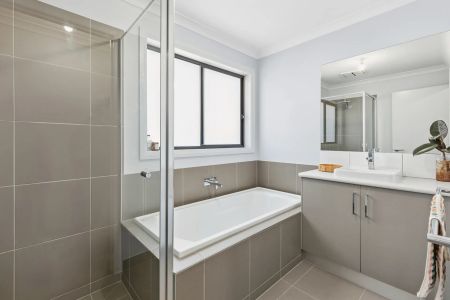 Perfect family home, with shedding - Photo 5