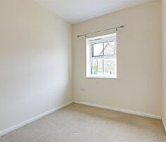 3 BEDROOM House - Semi-Detached - Photo 5