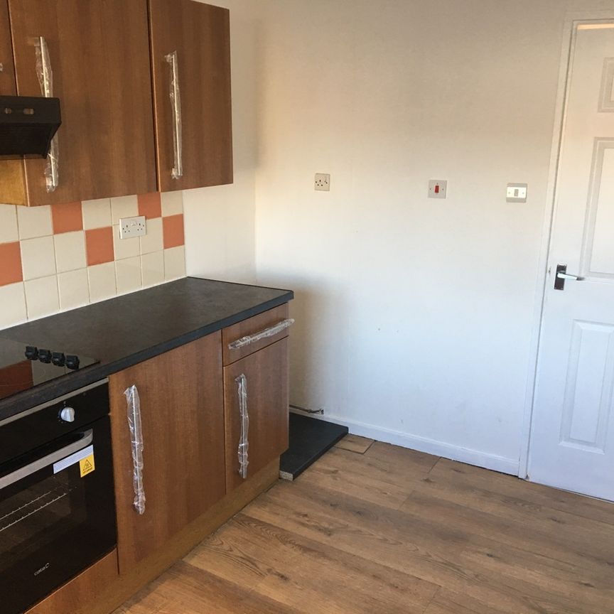 3 Bed Flat, Napier Place, G51 - Photo 1