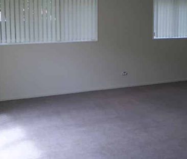 Spacious Modern Townhouse - Photo 4