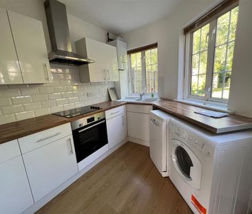 3 bedroom semi-detached house to rent - Photo 2