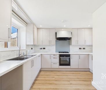 3 bedroom semi-detached house to rent - Photo 5