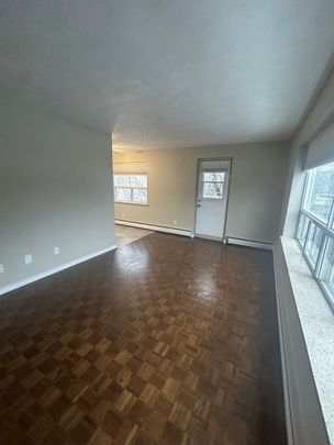 Riverview Apartments - PARKING SPACE , HEAT & WATER INCLUDED - Photo 1