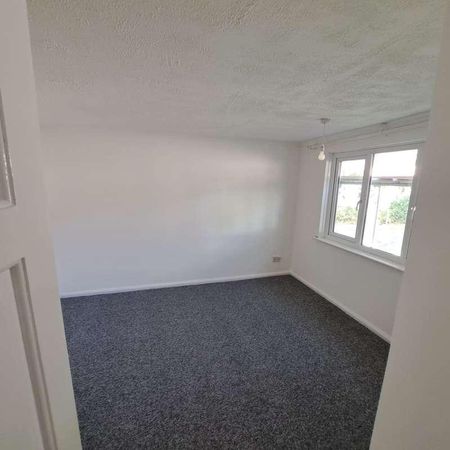 Old Bridge Walk, Rowley Regis, B65 - Photo 2