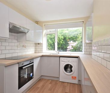 4 bedroom terraced house to rent - Photo 6