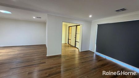 Freshly Renovated Family Home with 1-Bed Granny Flat - Photo 5