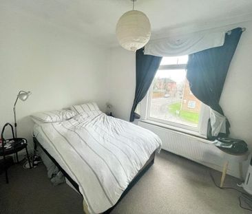 Waterloo Road, Southampton - Photo 2