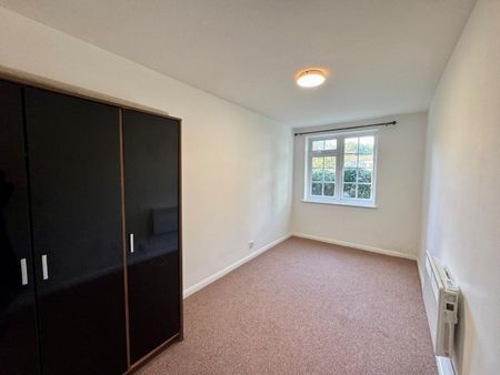 3 bedroom Flat To Let Total Size: 851 SQ FT - Photo 2