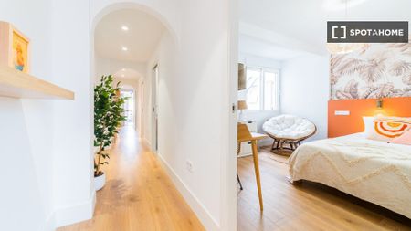 valencia, Valencian Community 46011 - Photo 3