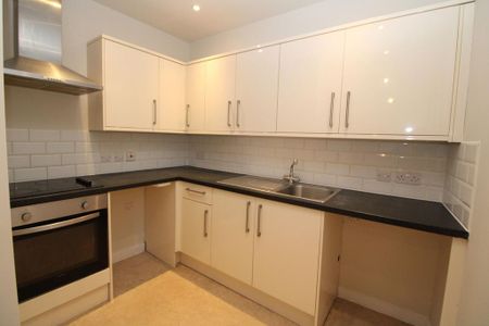 2 bedroom flat to rent - Photo 4