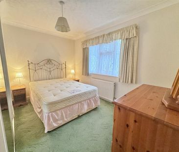 4 bedroom detached bungalow to rent - Photo 6