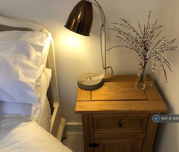 2 bedroom semi-detached house to rent - Photo 5