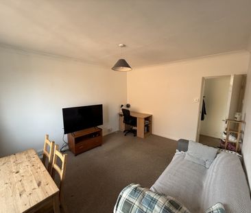 1 bed Apartment - To Let - Photo 3