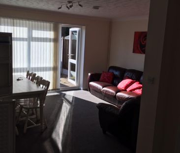 1 bedroom in a house share to rent - Photo 1