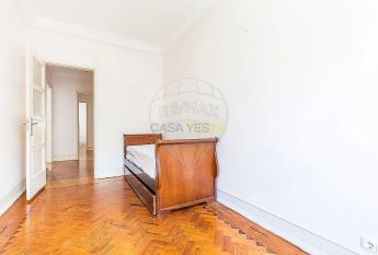 Apartment T4 in Alvalade, Lisboa