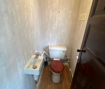 1 bedroom in a house share to rent - Photo 6