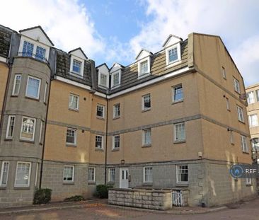 1 bedroom in a flat share to rent - Photo 4