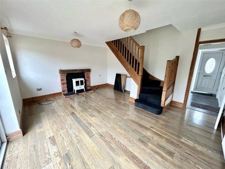 3 bedroom semi-detached house to rent - Photo 5