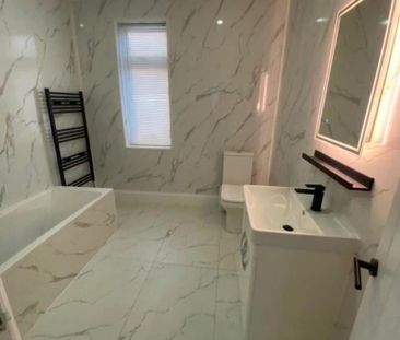 3 bedroom semi-detached house to rent - Photo 5