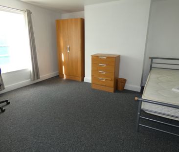 1 bed House Share - To Let - Photo 1